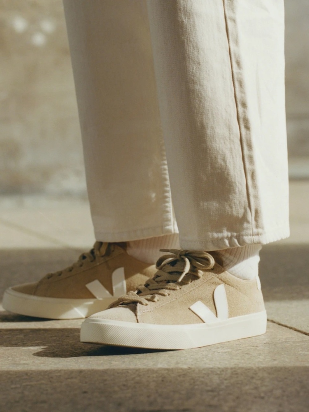 Veja Women’s Campo Beige and White Suede Sneakers Sz 41 hardly worn! retail $175